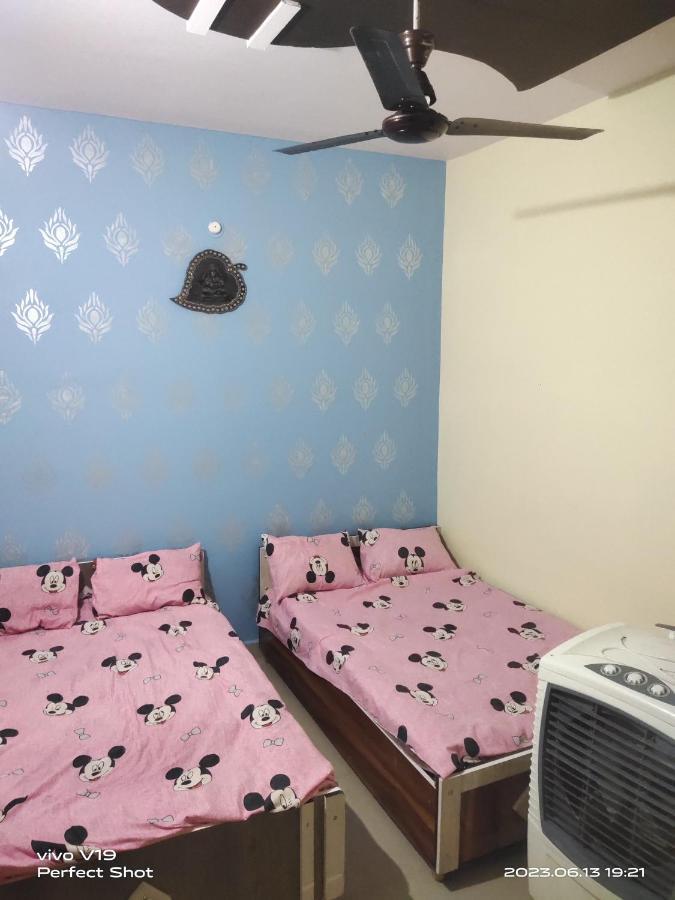 Yashu Guest House اوجاين المظهر الخارجي الصورة
