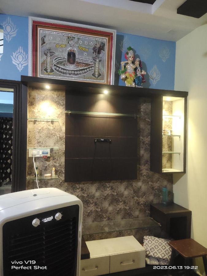Yashu Guest House اوجاين المظهر الخارجي الصورة