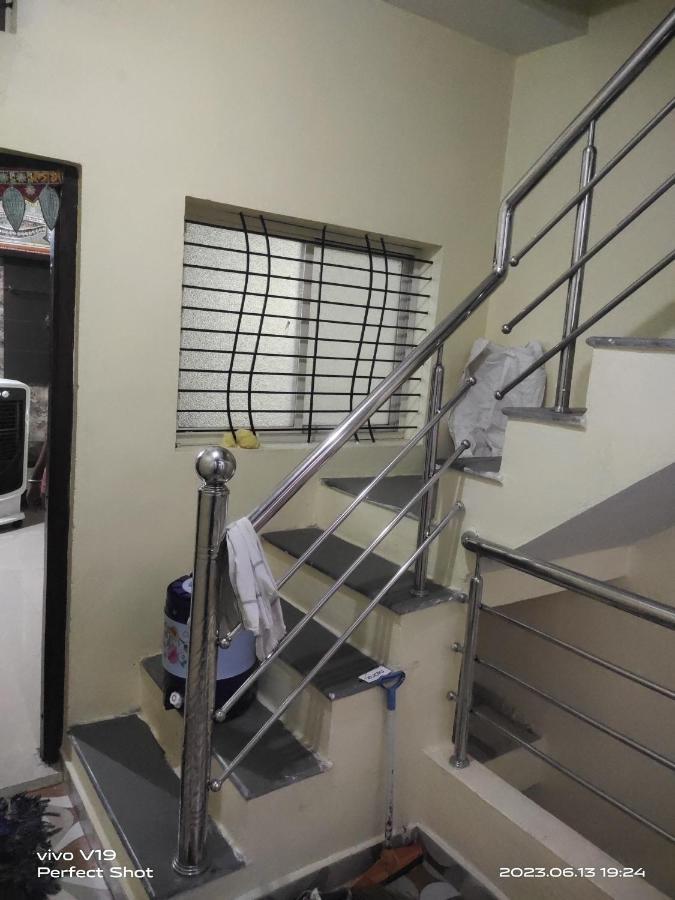 Yashu Guest House اوجاين المظهر الخارجي الصورة